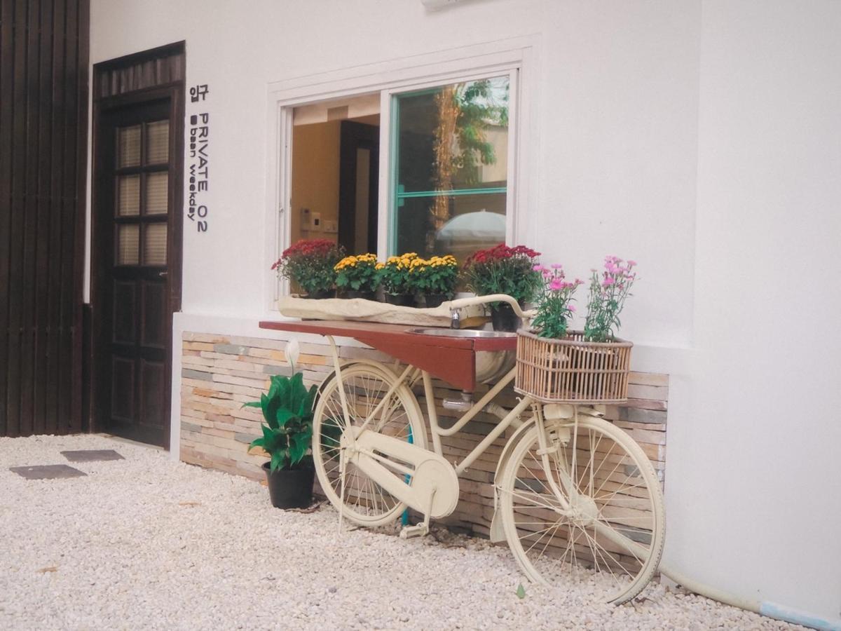 Hotel Baan Weekday Private 02 Chiang Mai Exterior foto